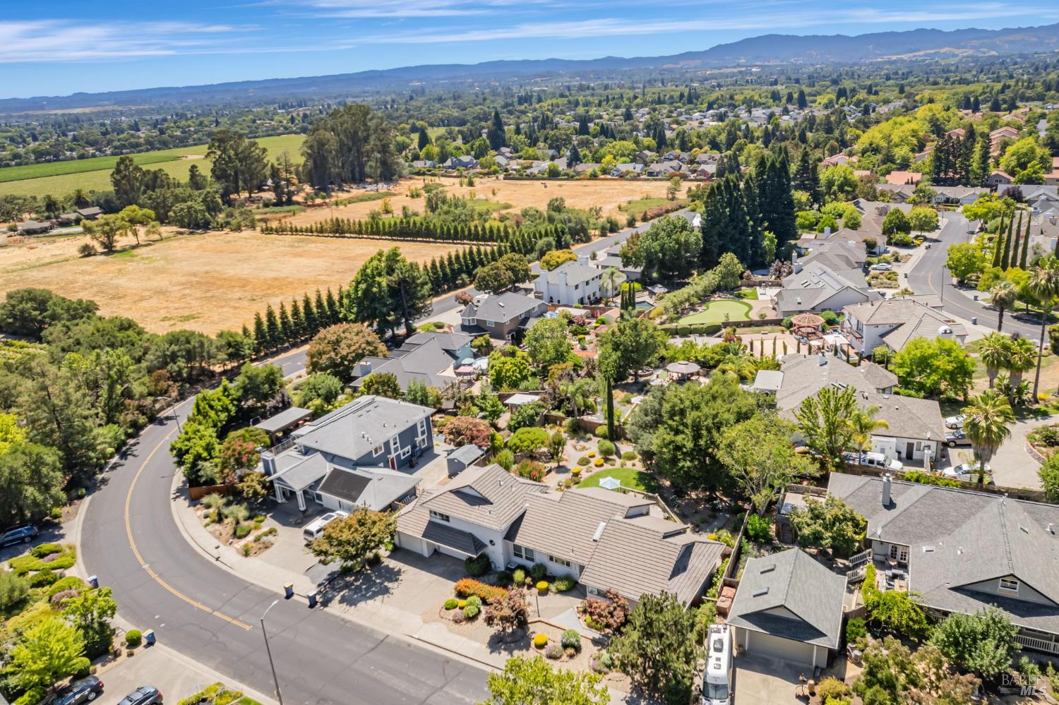 9489 Vinecrest Road Windsor CA 95492