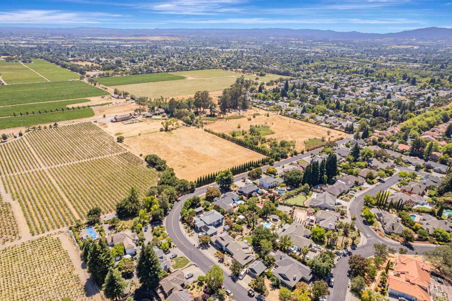 9489 Vinecrest Road Windsor CA 95492