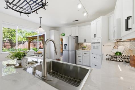 8014 Manchester Avenue Rohnert Park CA 94928