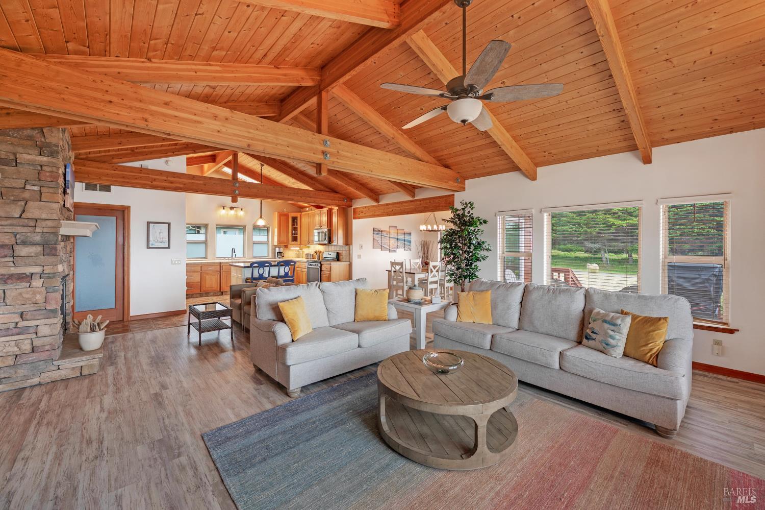 44465 O Roreys Roost Irish Beach CA 95459