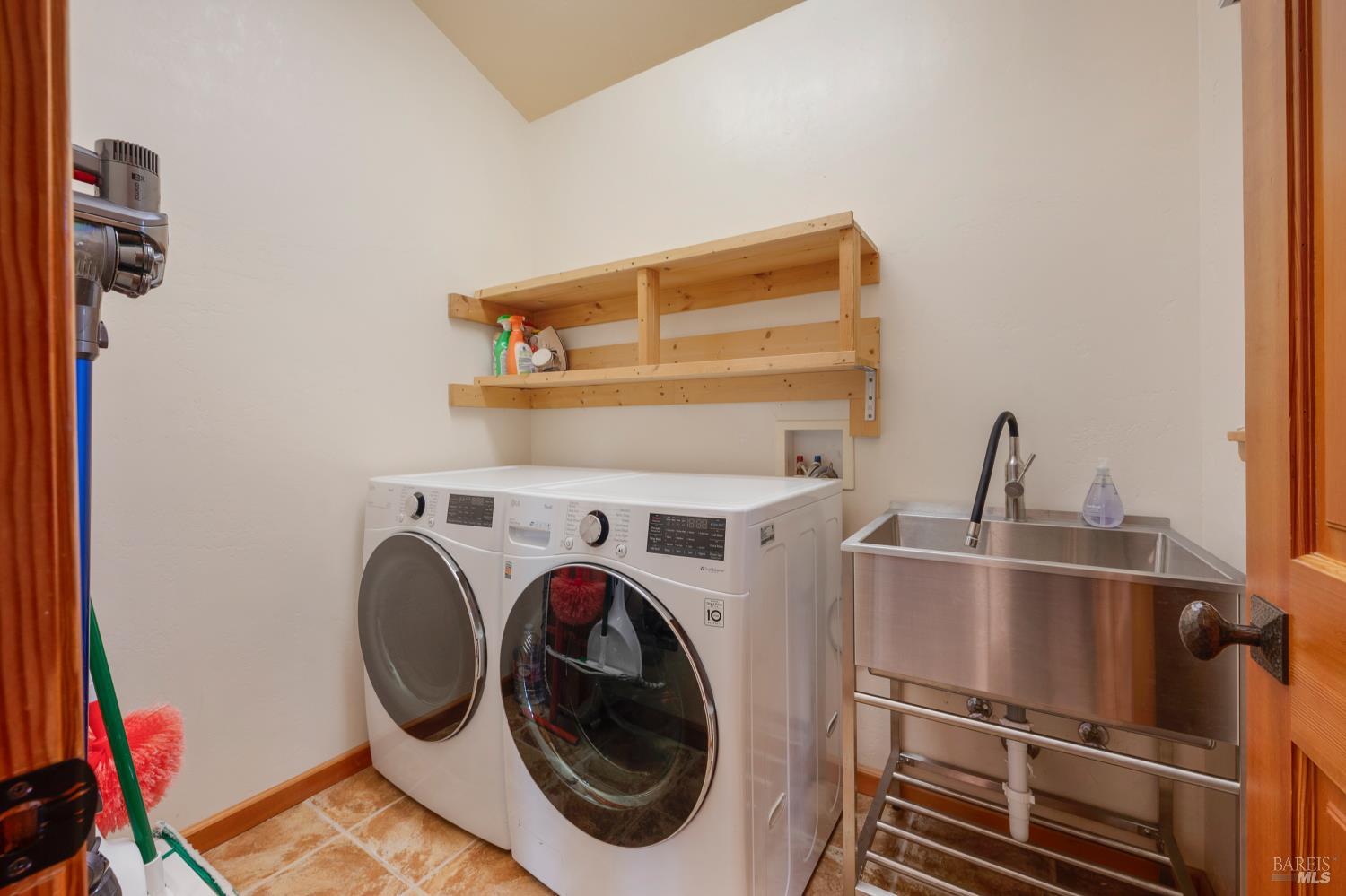 44465 O Roreys Roost Irish Beach CA 95459