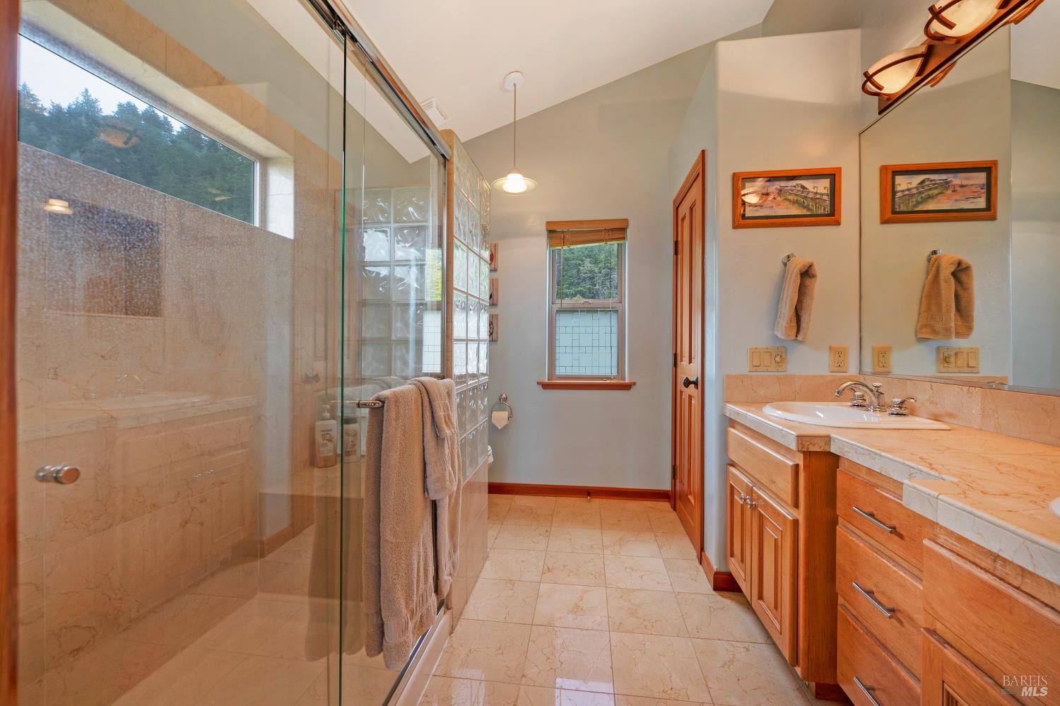 44465 O Roreys Roost Irish Beach CA 95459