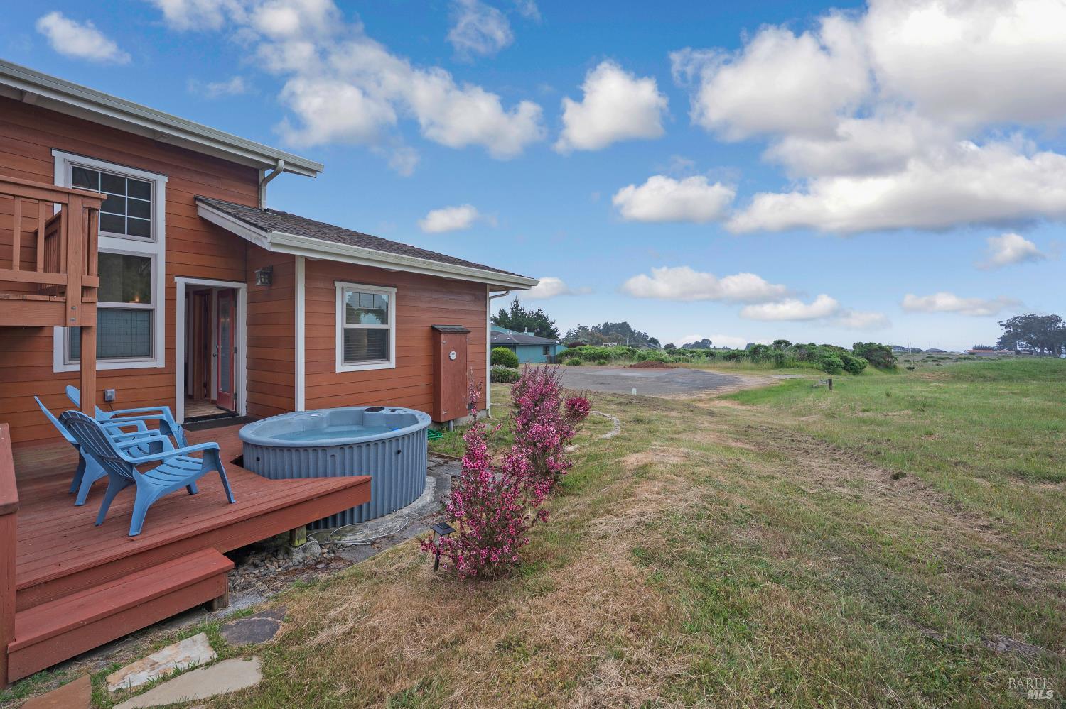 44465 O Roreys Roost Irish Beach CA 95459