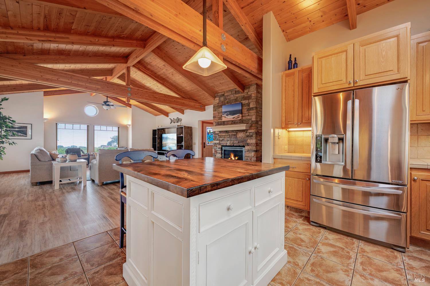 44465 O Roreys Roost Irish Beach CA 95459