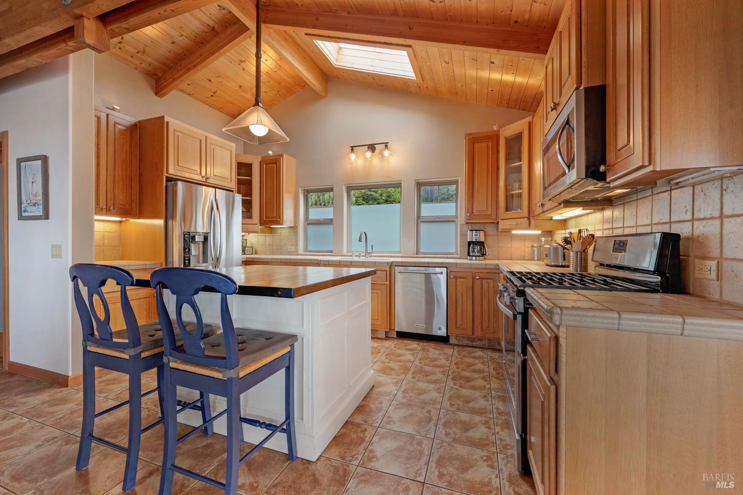 44465 O Roreys Roost Irish Beach CA 95459