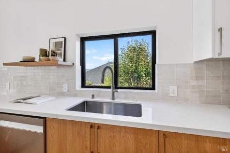 719 Bassett Street Petaluma CA 94952