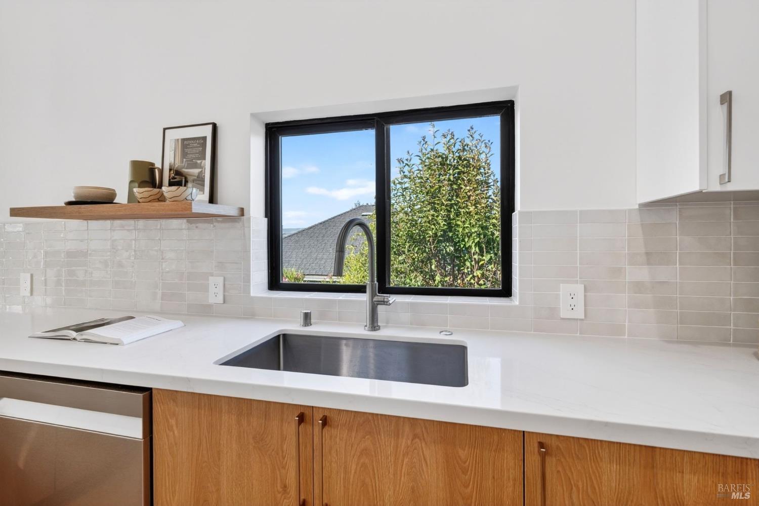 719 Bassett Street Petaluma CA 94952