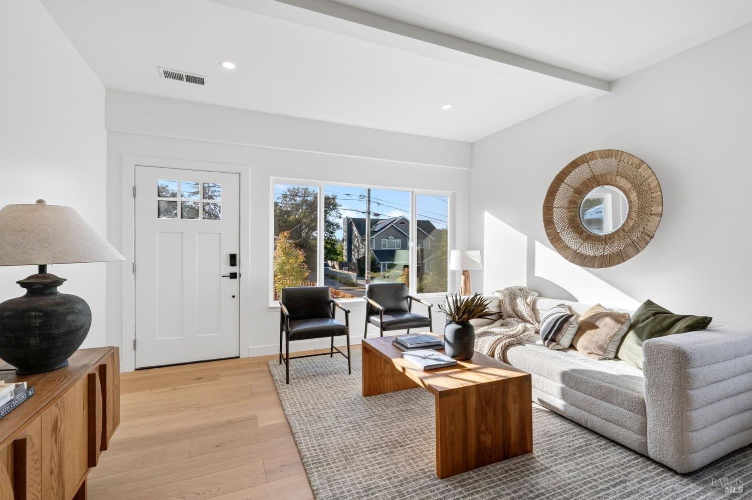 719 Bassett Street Petaluma CA 94952