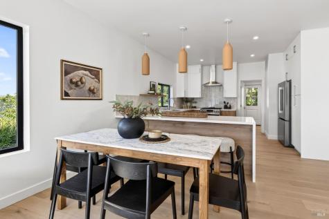 719 Bassett Street Petaluma CA 94952