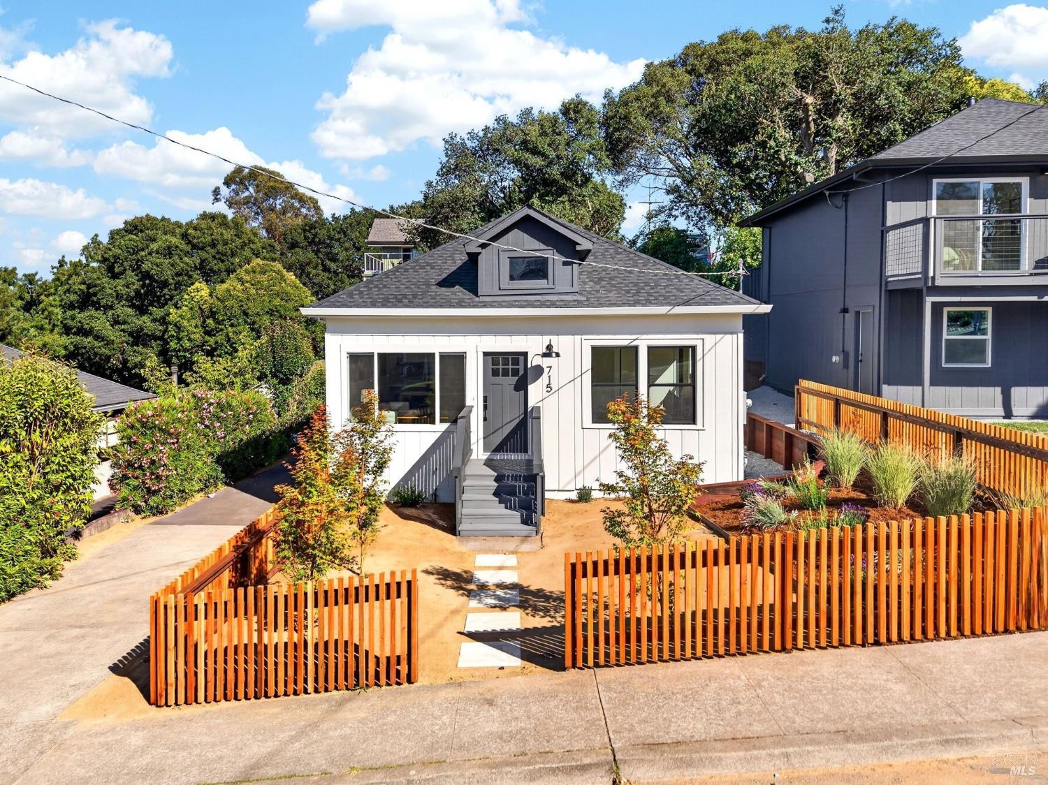 719 Bassett Street Petaluma CA 94952