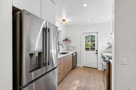 719 Bassett Street Petaluma CA 94952