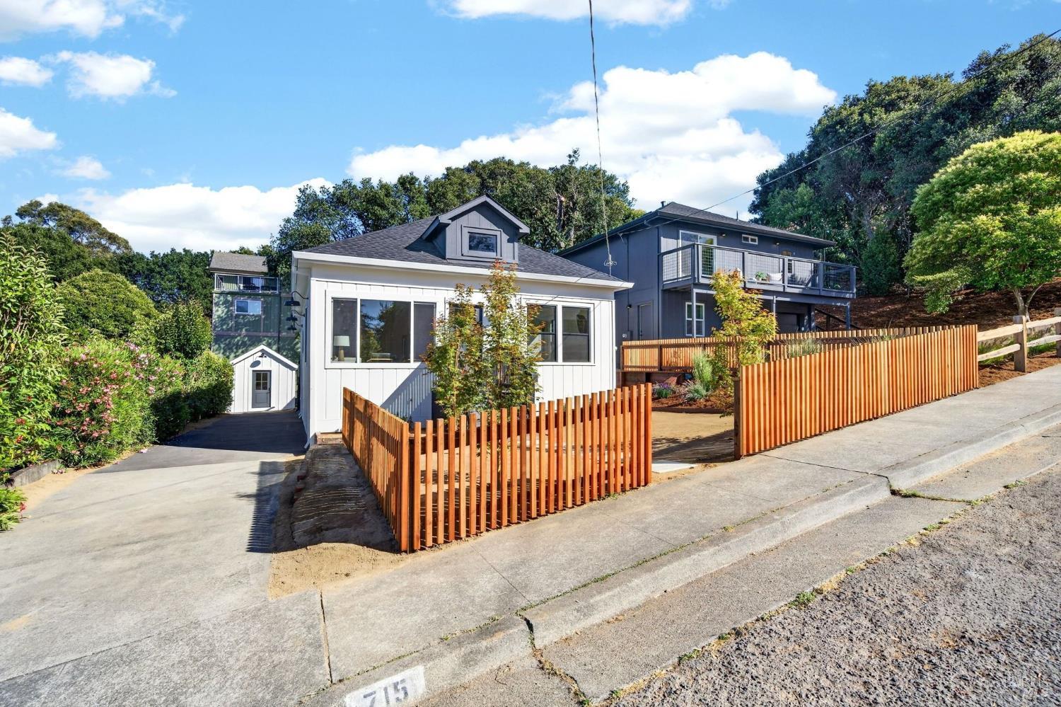 719 Bassett Street Petaluma CA 94952