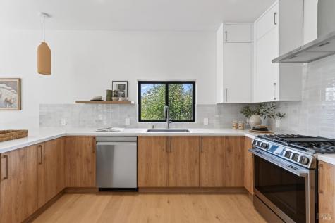 719 Bassett Street Petaluma CA 94952