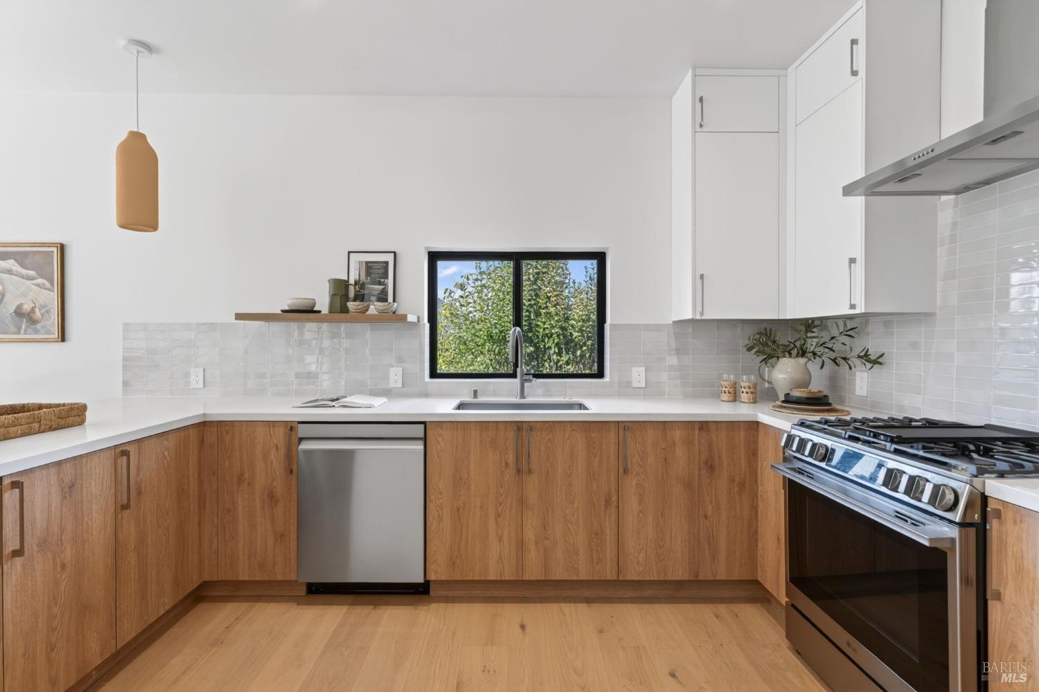 719 Bassett Street Petaluma CA 94952