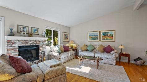 20 Carob Way Novato CA 94945