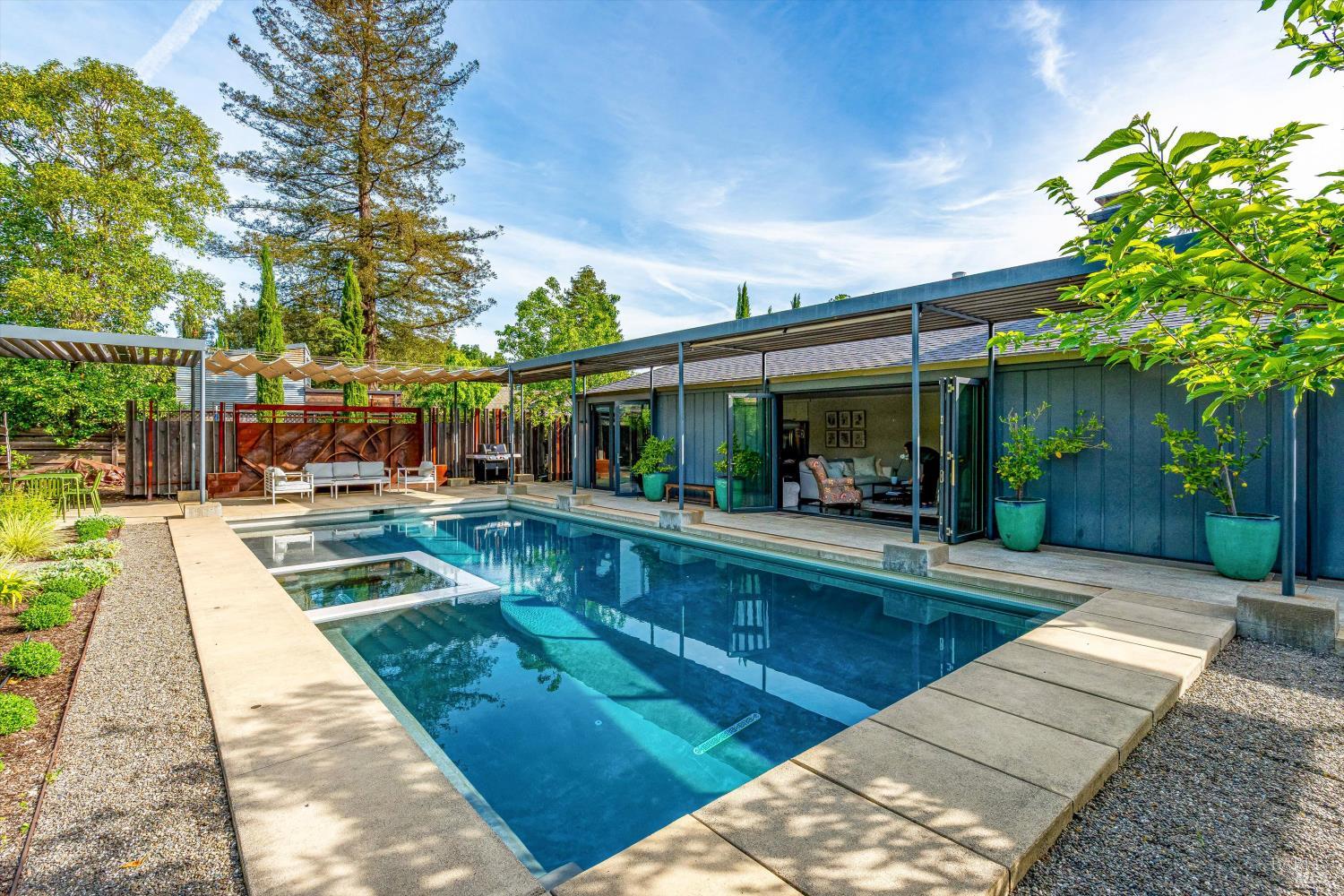 1843 Spring Mountain Court St. Helena CA 94574