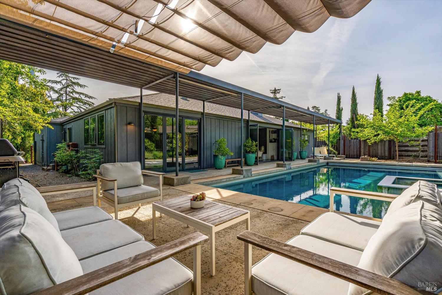 1843 Spring Mountain Court St. Helena CA 94574