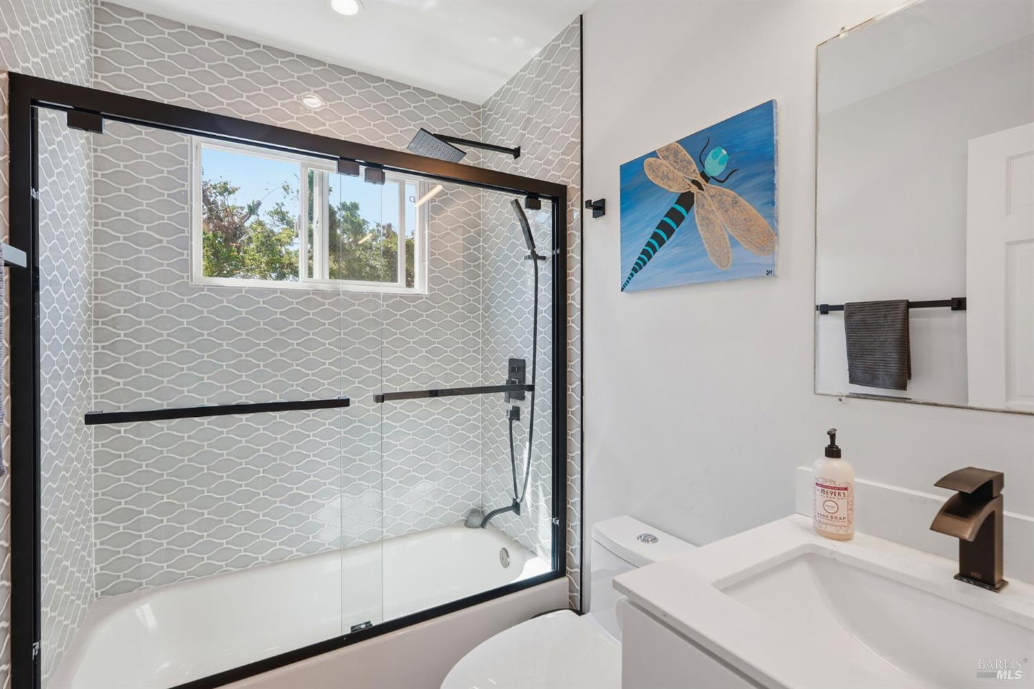 476 Creighton Way Oakland CA 94619