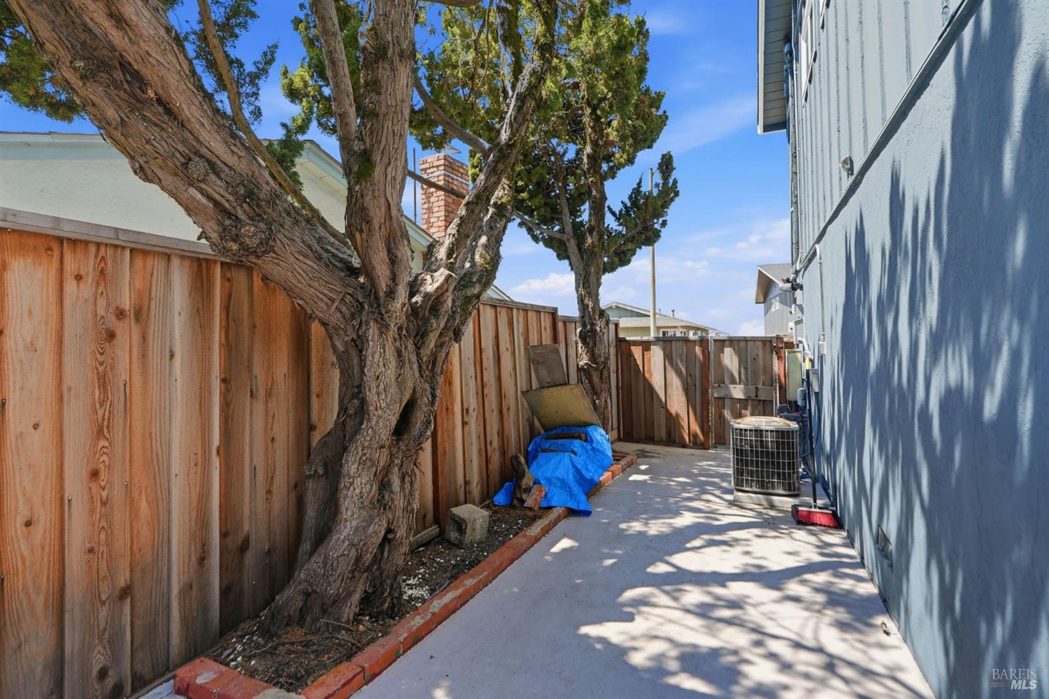 476 Creighton Way Oakland CA 94619