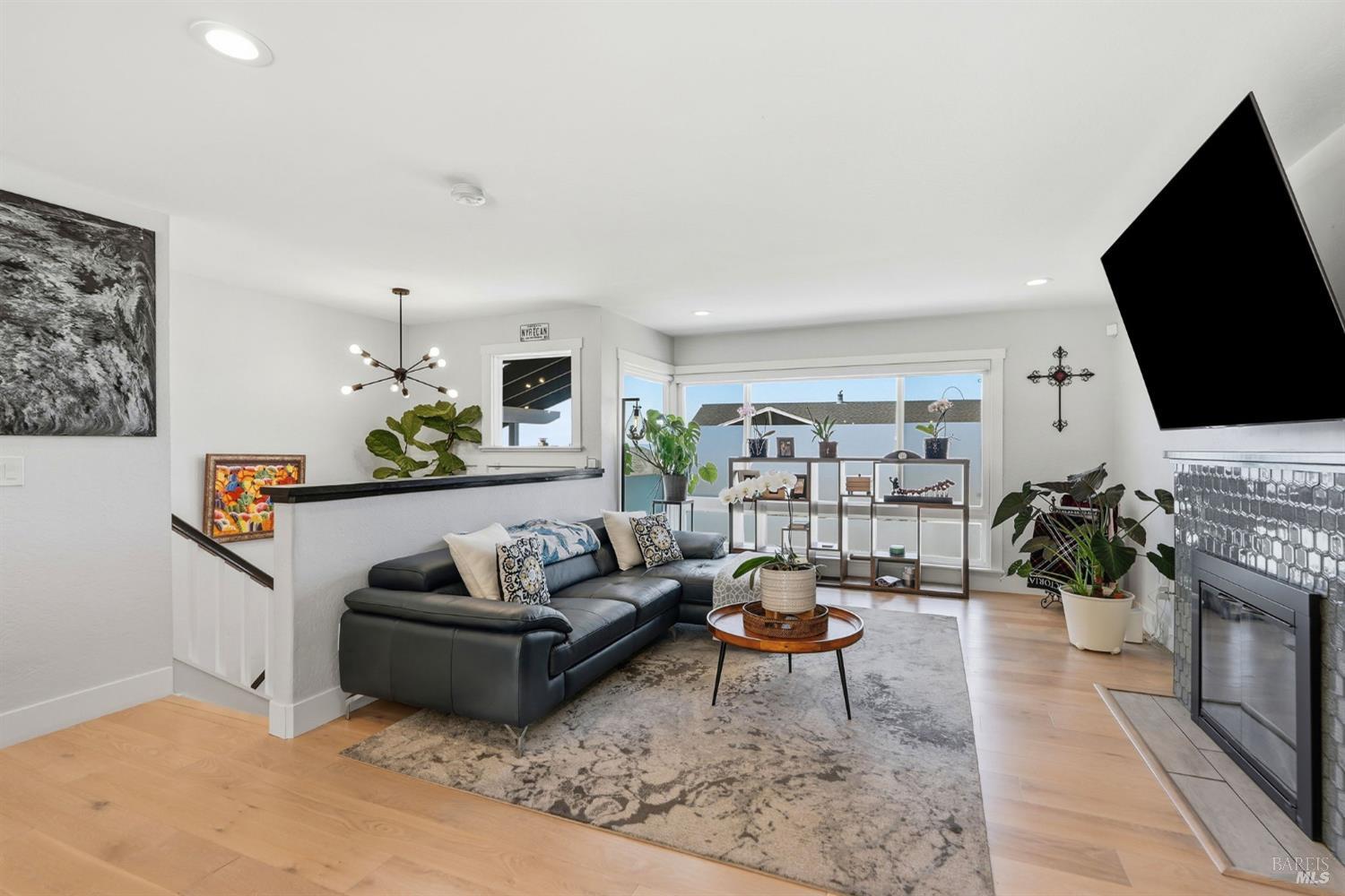 476 Creighton Way Oakland CA 94619