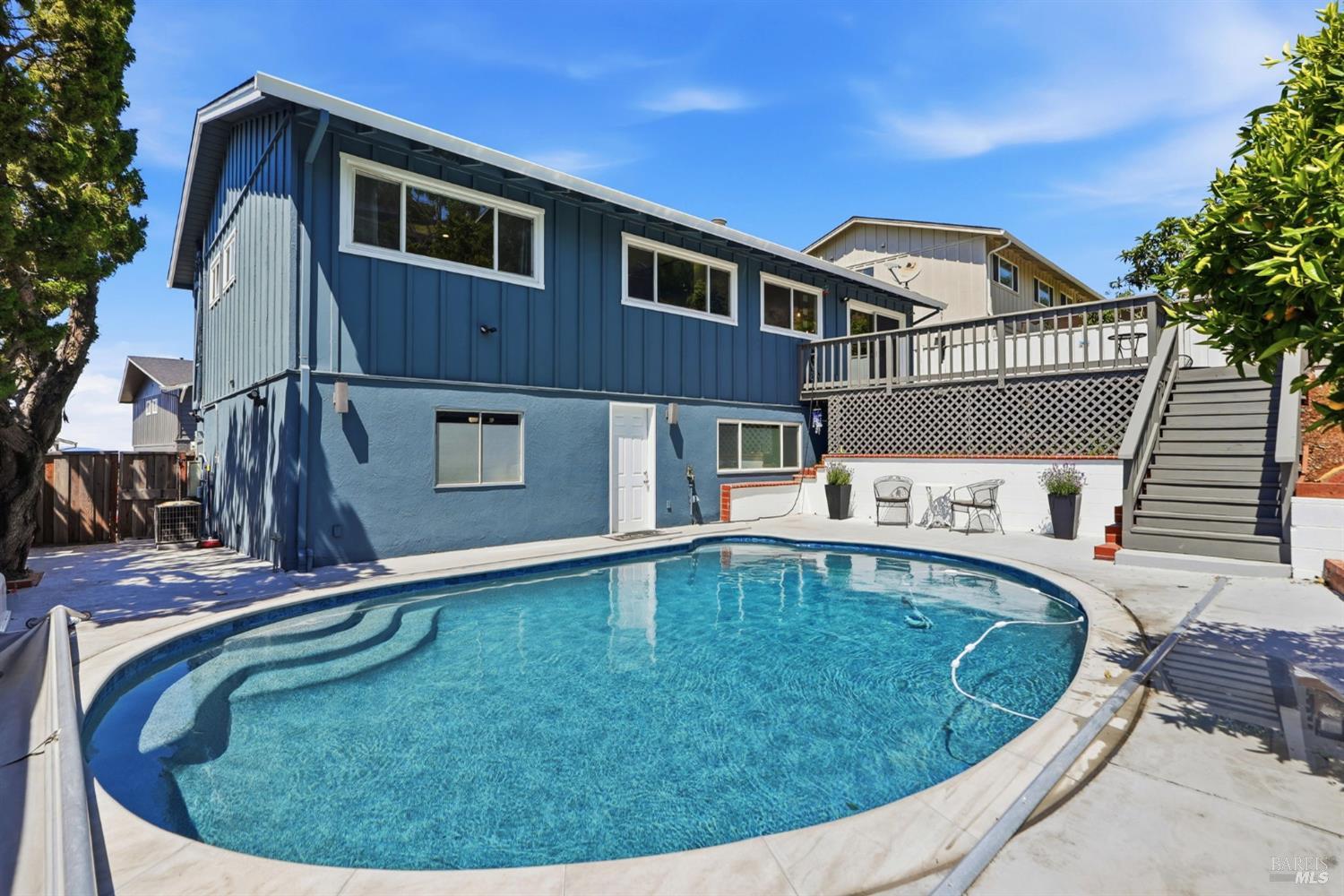 476 Creighton Way Oakland CA 94619