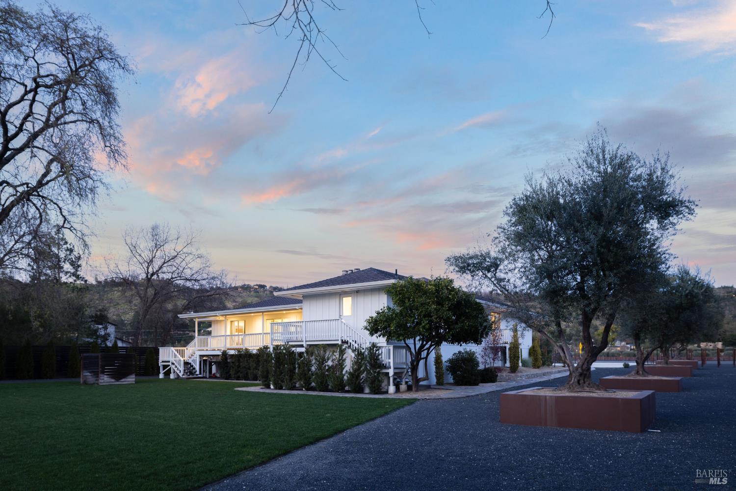 201 Silverado Trail N St. Helena CA 94574
