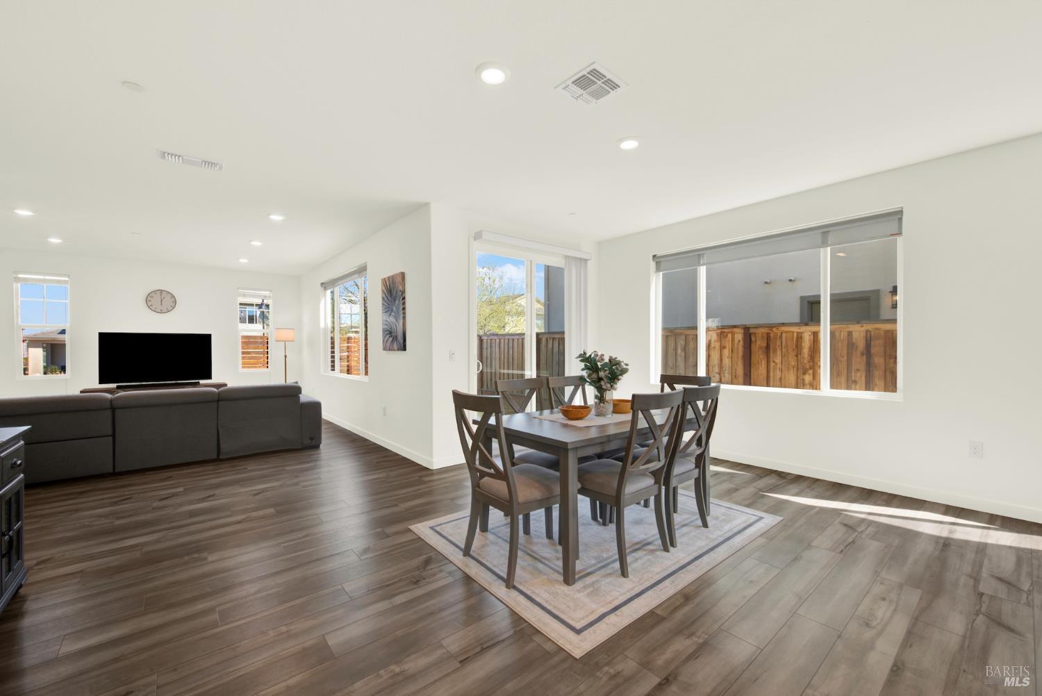 2432 Artisan Way Fairfield CA 94533