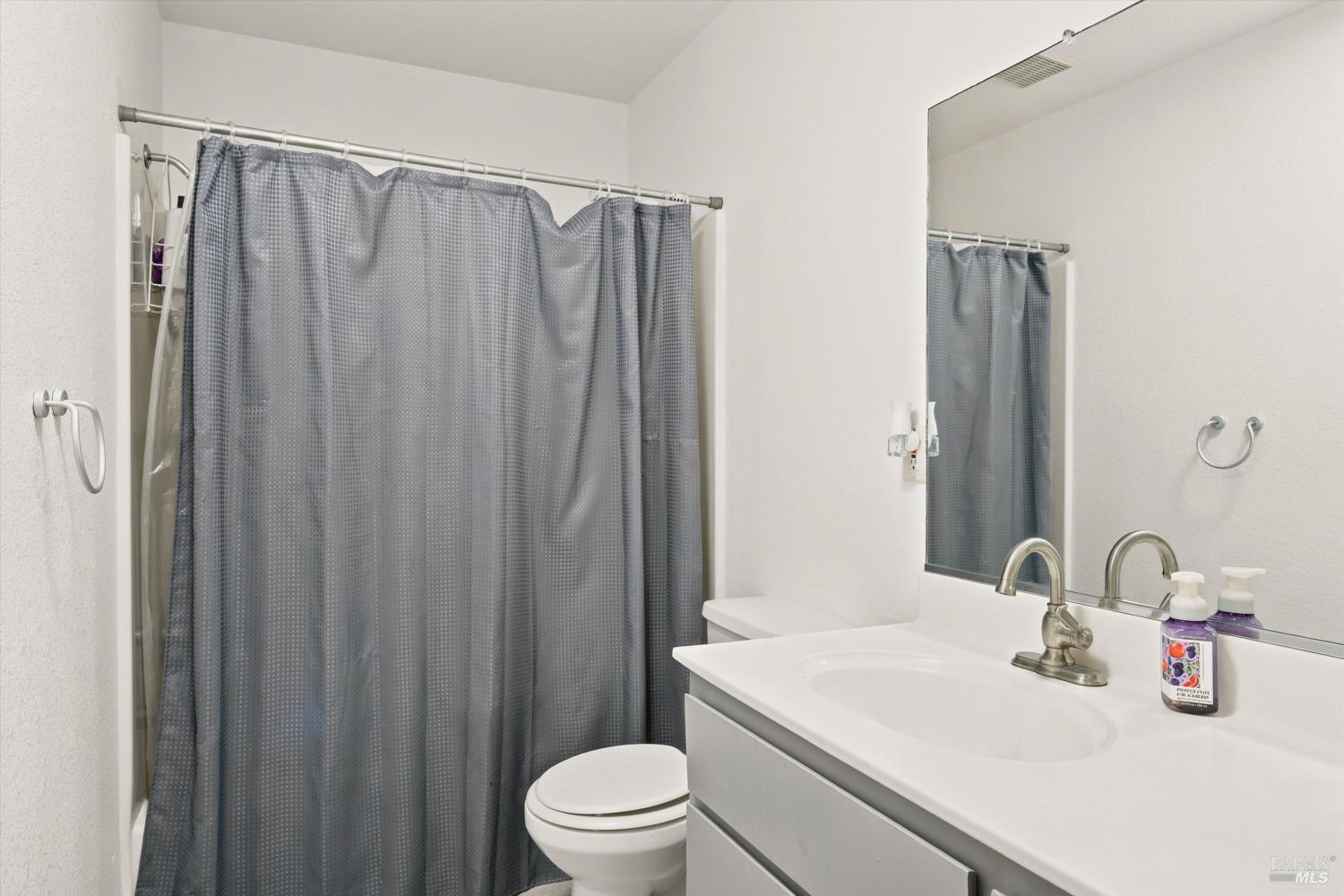 200 Island View Drive Lakeport CA 95453