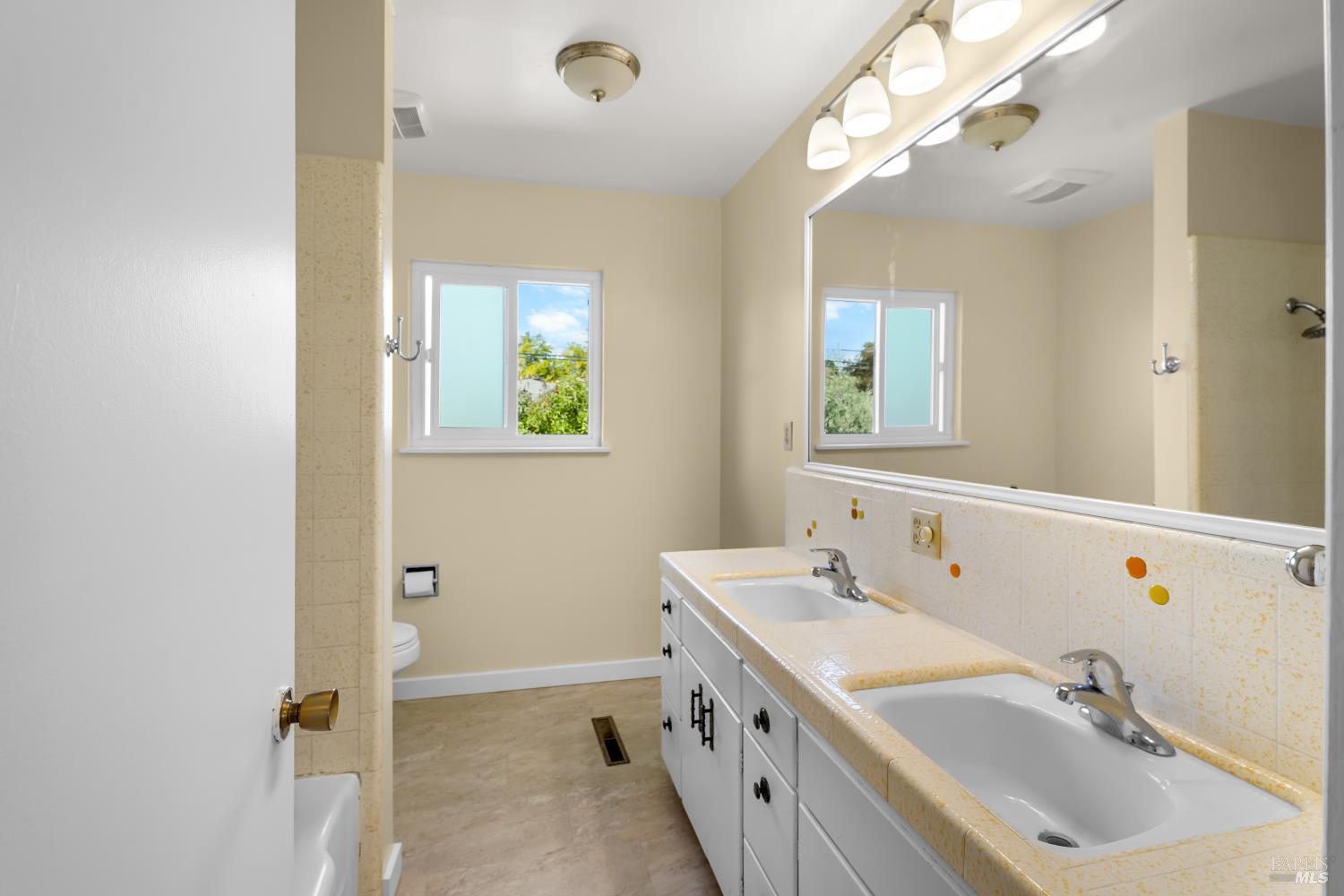 2117 Harris Court Santa Rosa CA 95401