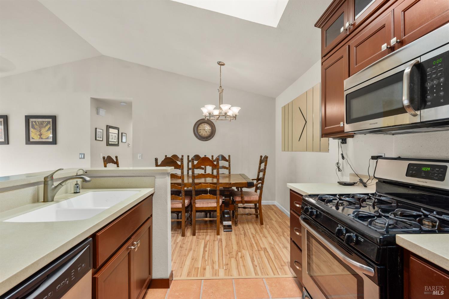 102 Pinewood Court Cotati CA 94931