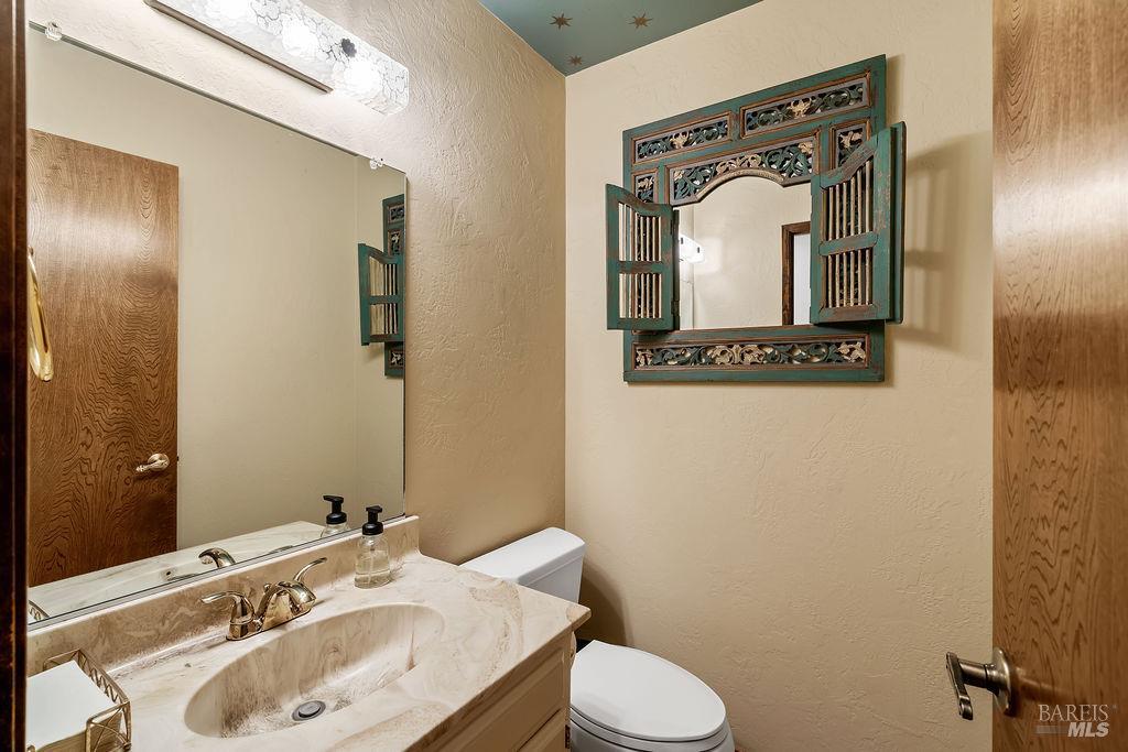1818 Sherwood Court Santa Rosa CA 95405