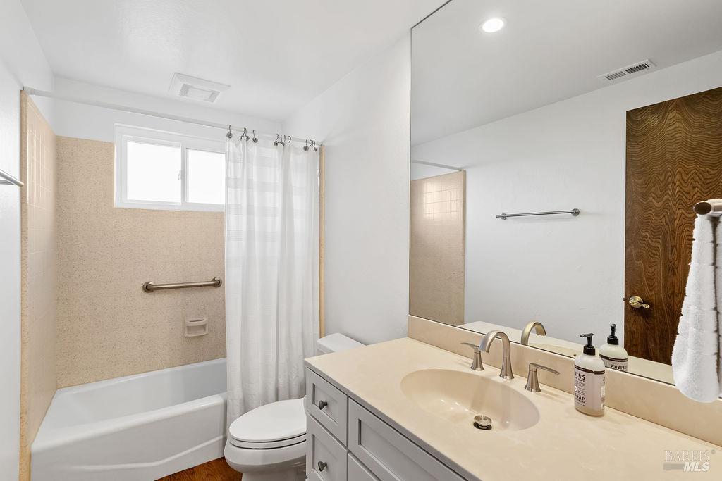 1818 Sherwood Court Santa Rosa CA 95405