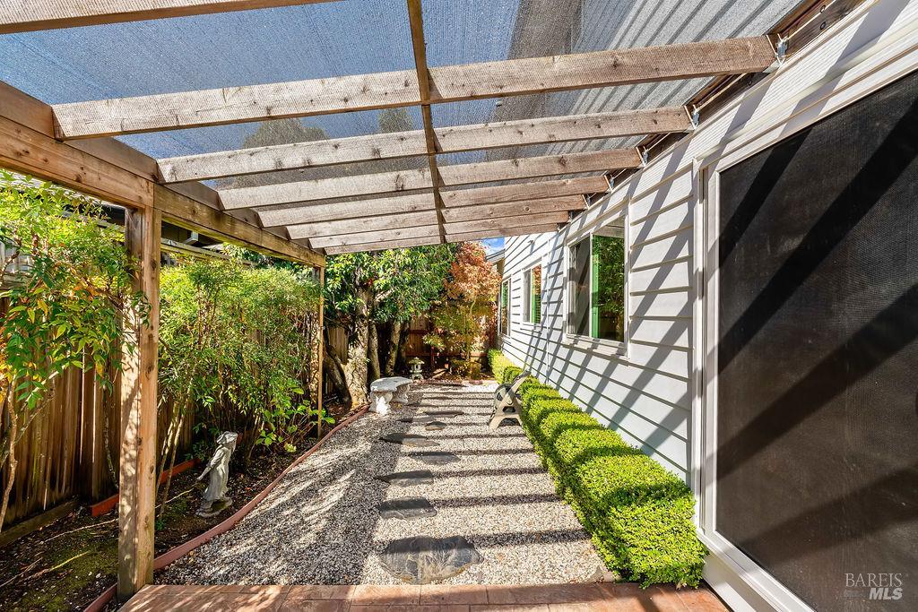 1818 Sherwood Court Santa Rosa CA 95405