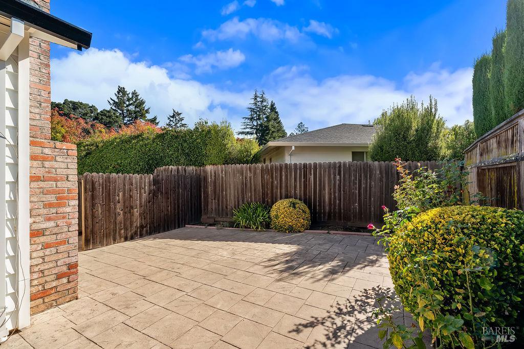 1818 Sherwood Court Santa Rosa CA 95405