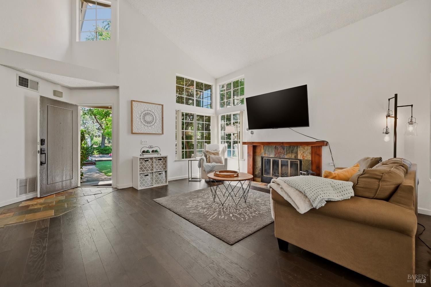 330 Summerfield Drive Vacaville CA 95687