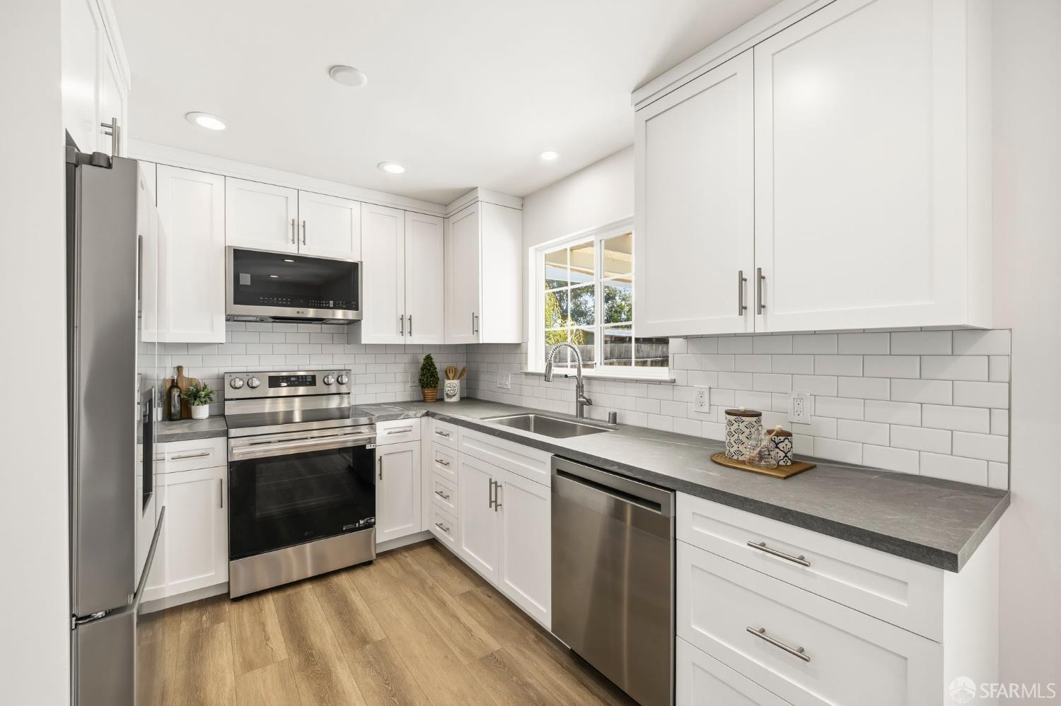 656 Spar Drive Redwood City CA 94065