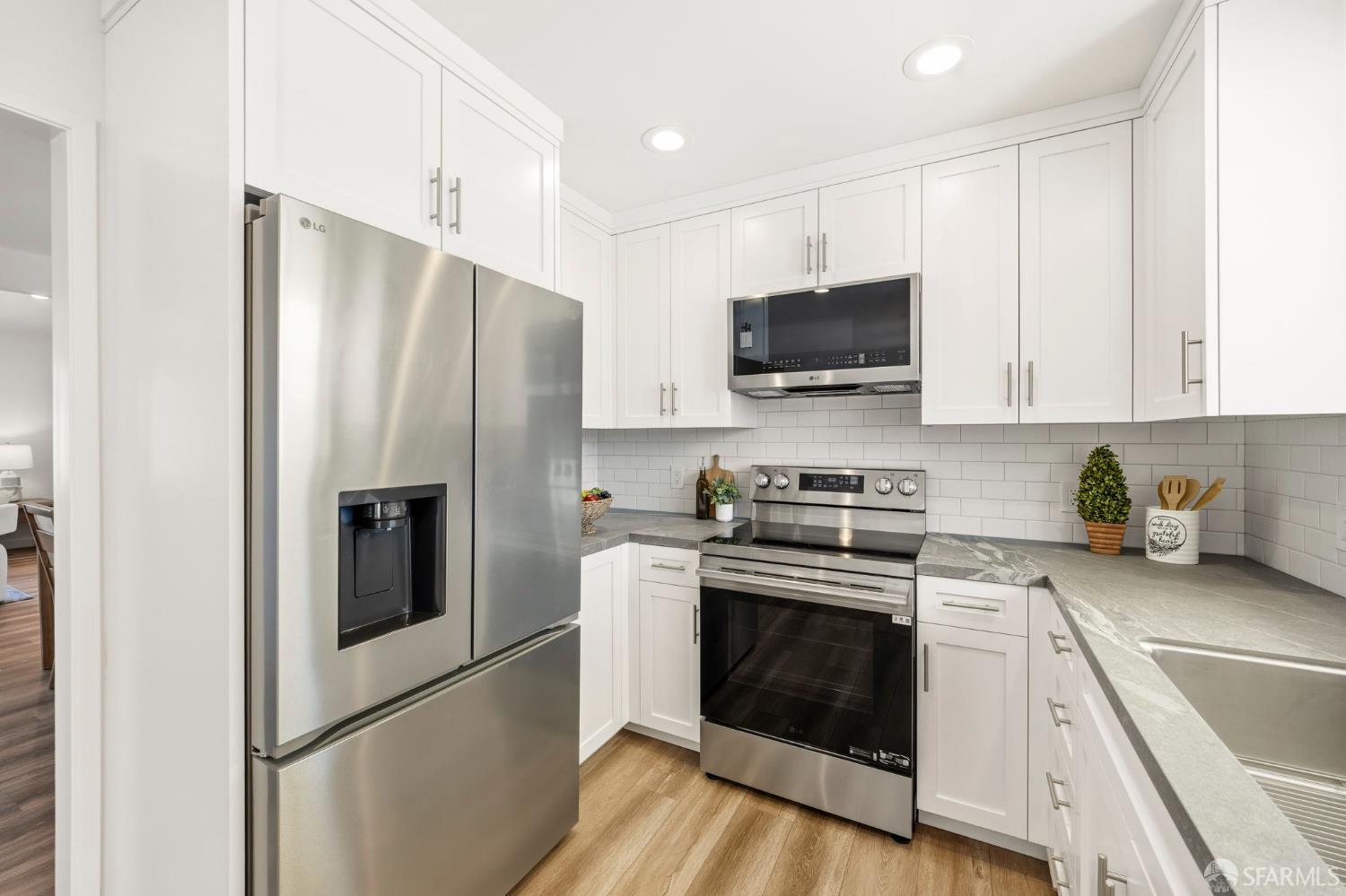 656 Spar Drive Redwood City CA 94065