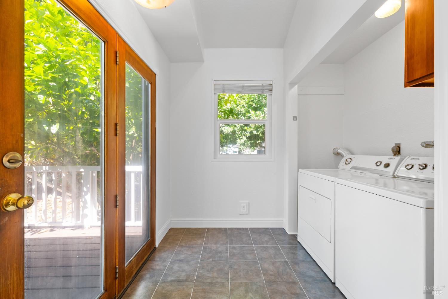 1685 W College Avenue Santa Rosa CA 95401