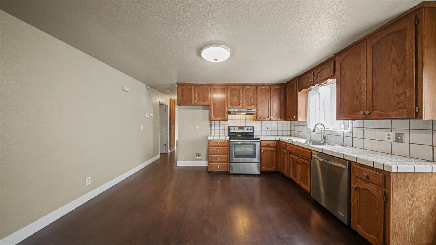 322-324 Bodem Street Modesto CA 95350