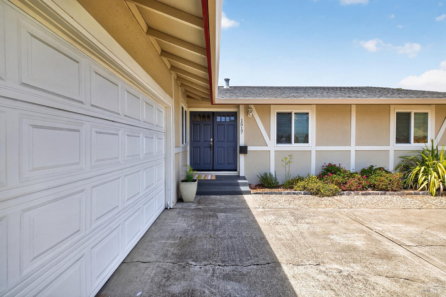 1517 Weaverly Drive Petaluma CA 94954
