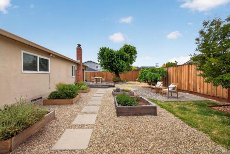 1517 Weaverly Drive Petaluma CA 94954