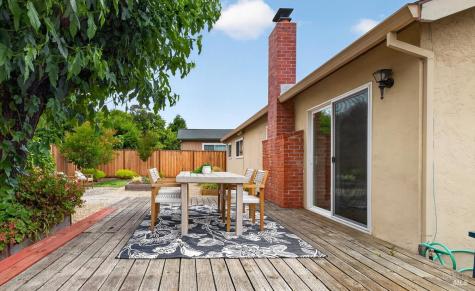 1517 Weaverly Drive Petaluma CA 94954
