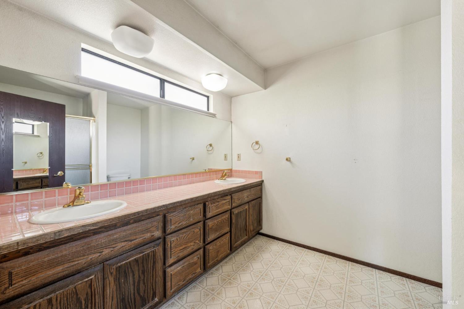 1824 Center Road Novato CA 94947