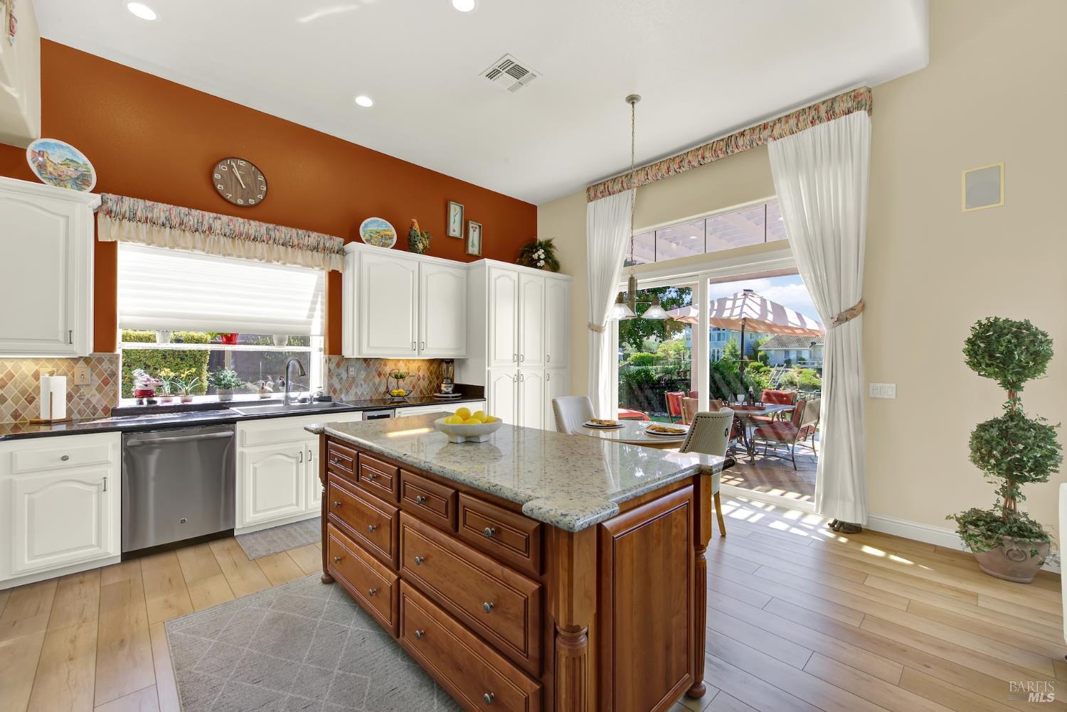 41 N Newport Drive Napa CA 94559