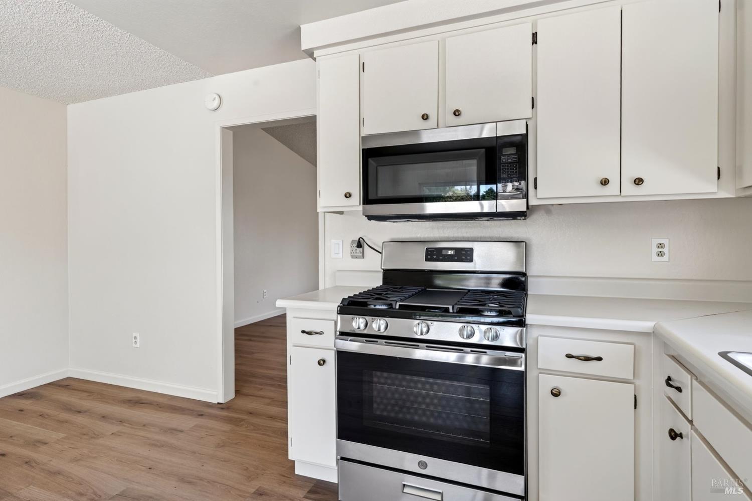 582 Maria Drive Petaluma CA 94954