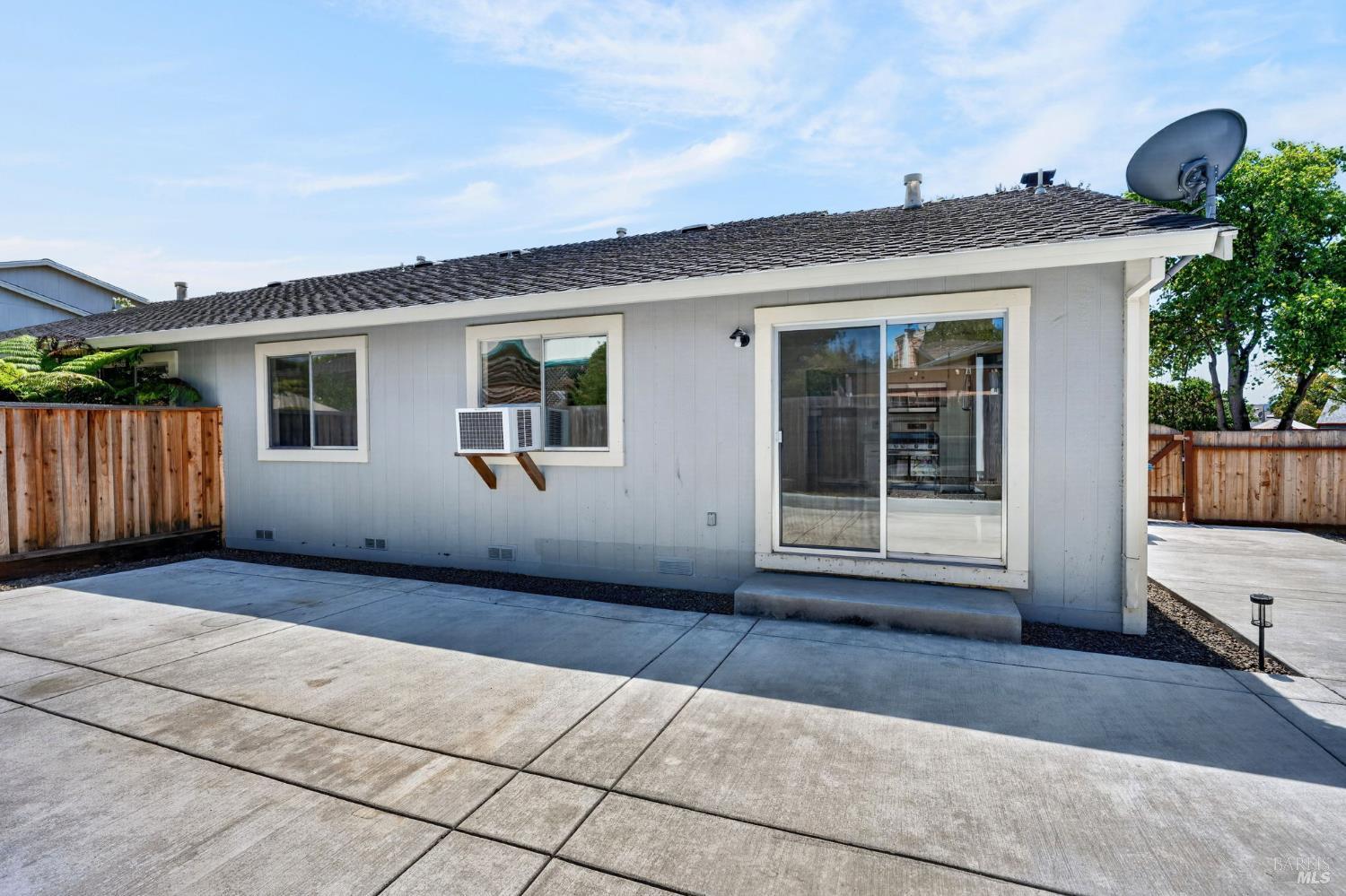 582 Maria Drive Petaluma CA 94954