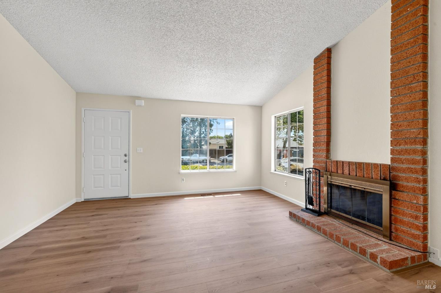 582 Maria Drive Petaluma CA 94954