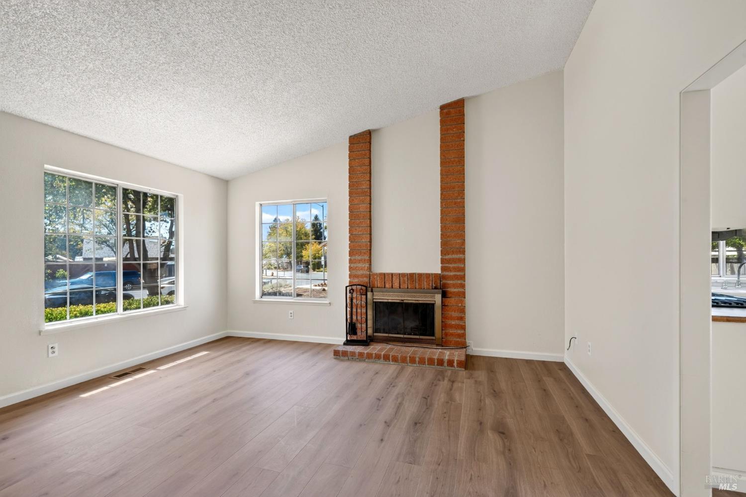582 Maria Drive Petaluma CA 94954