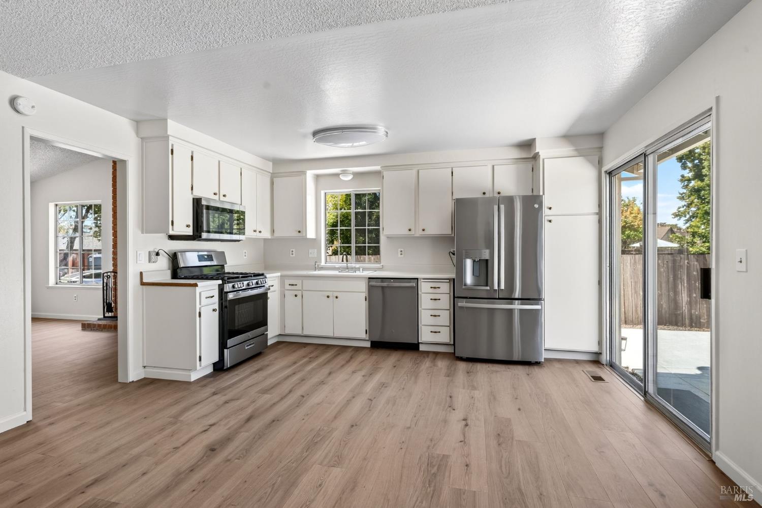 582 Maria Drive Petaluma CA 94954