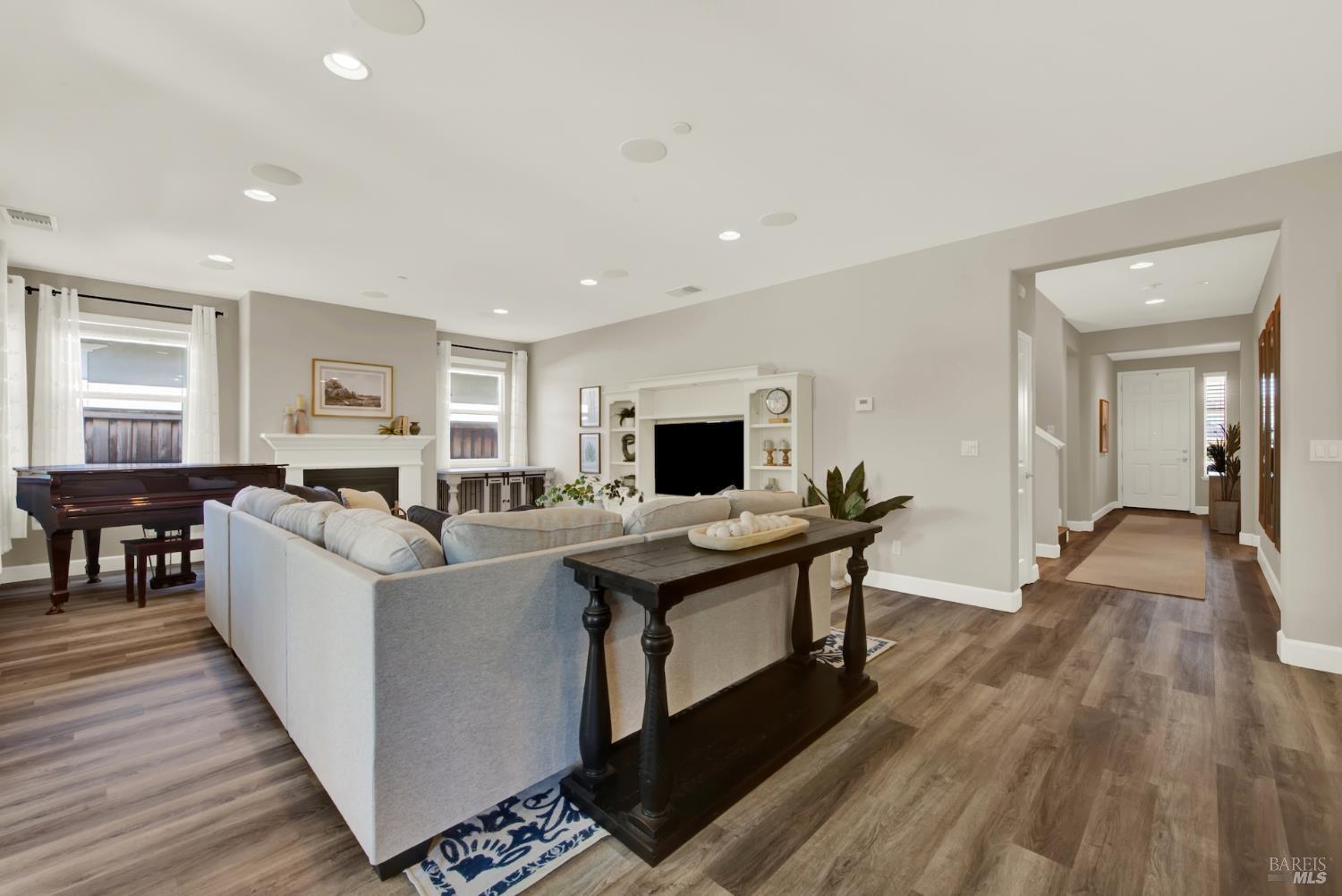 101 Scarlet Street Vacaville CA 95687